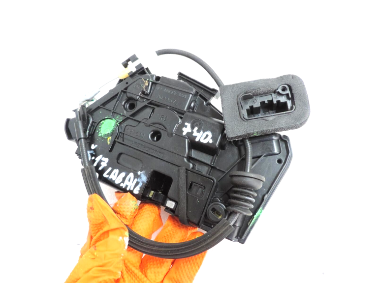 Oriģināls Seat Skoda VW Aizmugurējā labās puses durvju slēdzene Bloķētājs 5K4839016R