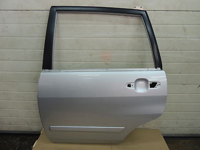 Suzuki Liana Aizmugurējās kreisās durvis Krāsa Z2S Silver Aizmugurējās kreisās durvis