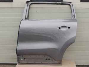 Renault Espace V MK5 JR Aizmugurējo kreiso durvju krāsa pelēka TEKNG 821019868R
