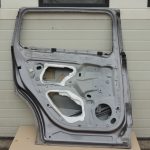 Renault Espace V MK5 JR Aizmugurējo kreiso durvju krāsa pelēka TEKNG 821019868R