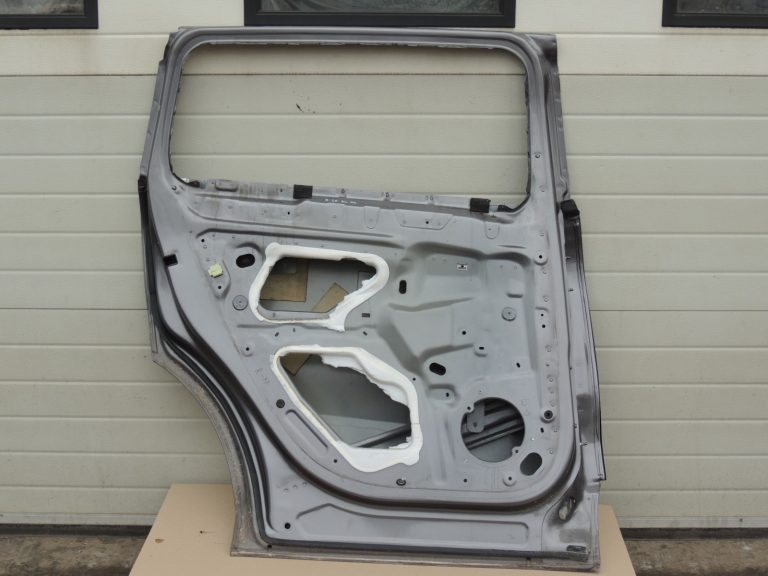 Renault Espace V MK5 JR Aizmugurējo kreiso durvju krāsa pelēka TEKNG 821019868R