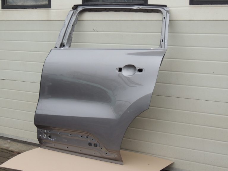 Renault Espace V MK5 JR Aizmugurējo kreiso durvju krāsa pelēka TEKNG 821019868R