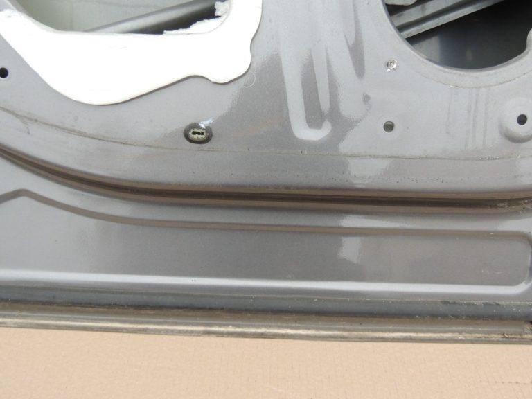 Renault Espace V MK5 JR Aizmugurējo kreiso durvju krāsa pelēka TEKNG 821019868R