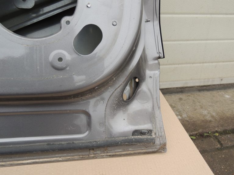 Renault Espace V MK5 JR Aizmugurējo kreiso durvju krāsa pelēka TEKNG 821019868R