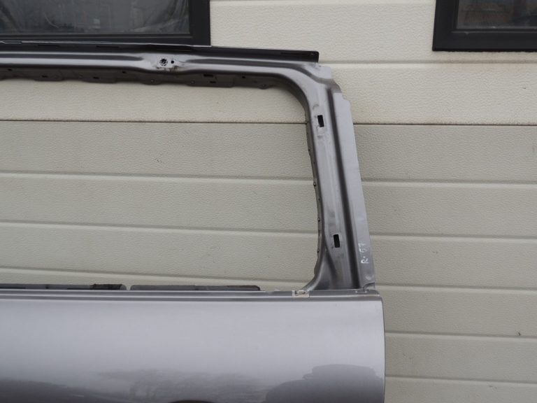 Renault Espace V MK5 JR Aizmugurējo kreiso durvju krāsa pelēka TEKNG 821019868R
