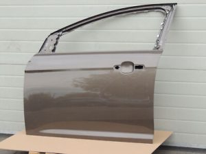 Ford Focus III Facelift Hečbeks priekšējās kreisās XF kreisās durvis Karibu