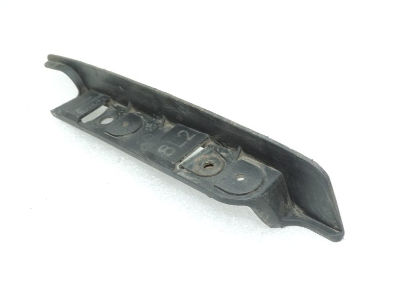 Oriģināls Toyota Yaris P13 Priekšējā kreisā riteņa arkas ieliktņa kronšteins 538520D030