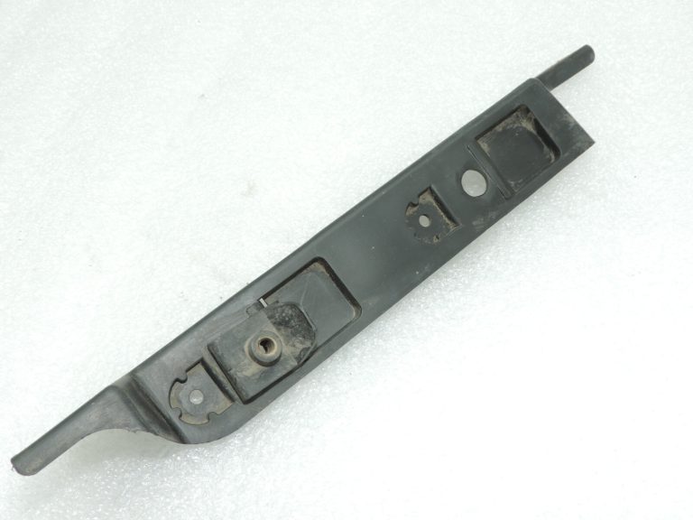 Oriģināls Toyota Yaris P13 Priekšējā kreisā riteņa arkas ieliktņa kronšteins 538520D030