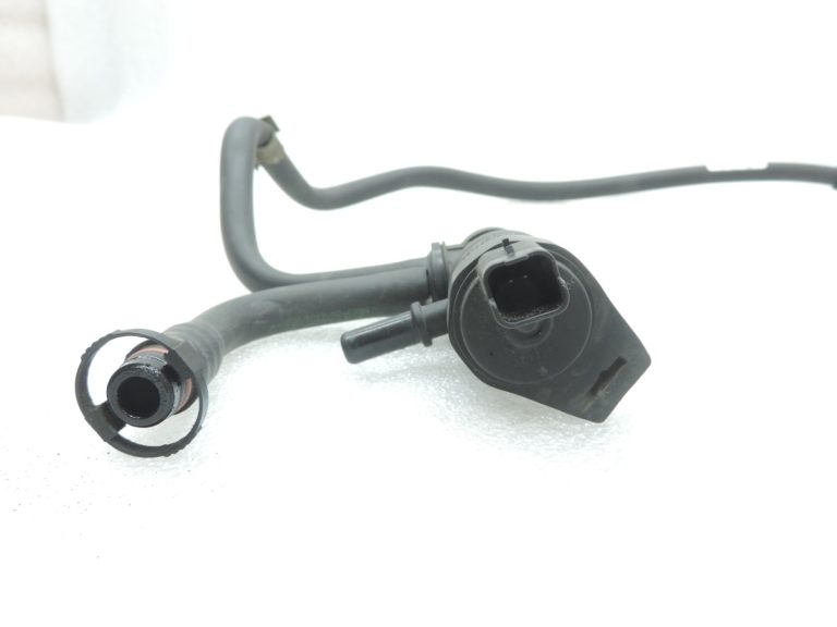 Oriģinālais Peugeot 508 I (8D) 1.6 THP Tvertnes ventilācijas solenoīdais vārsts V759514680