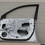 Toyota Avensis T25 Kombi Priekšējās durvis labās puses krāsa 1C0 Priekšējās durvis kreisās puses