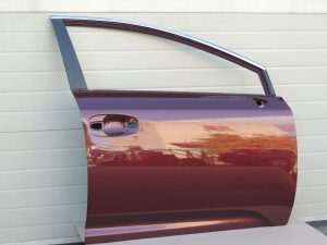 Toyota Avensis T27 Priekšējās durvis priekšējās labās puses priekšējās durvis priekšējās labās puses krāsa 3Q7 67001-05070