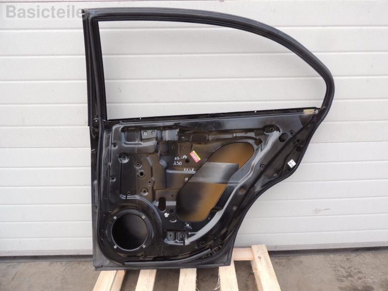 Chevrolet Epica Aizmugurējās labās durvis Krāsa melna 19U granada melna Aizmugurējās labās durvis