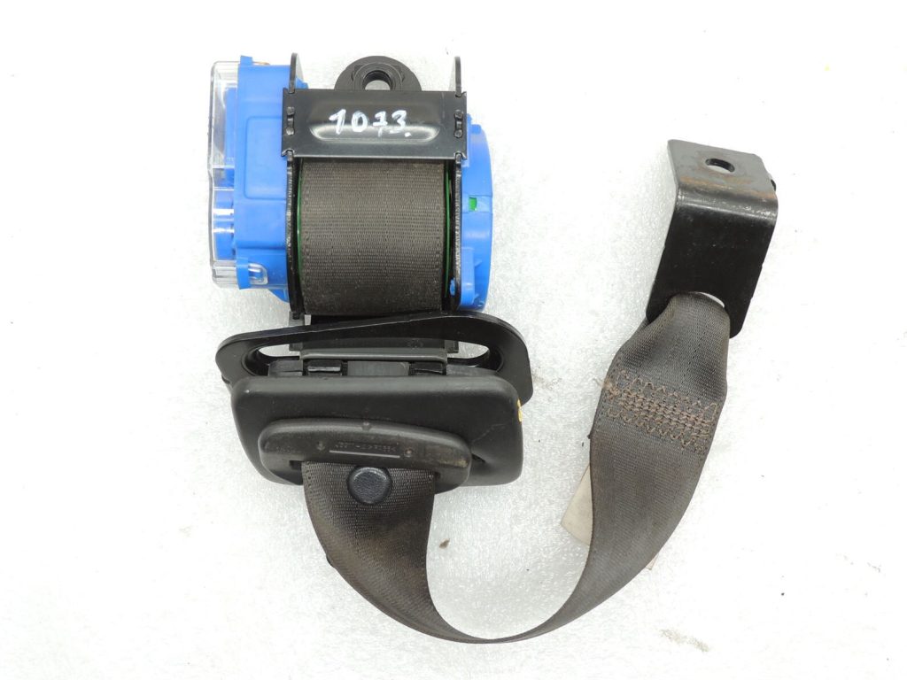 Chevrolet Captiva Opel Antara Aizmugurējā centrālā drošības josta melna 96475904