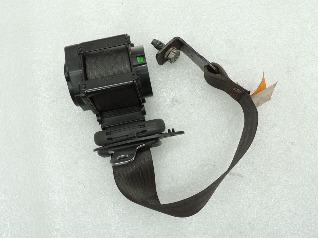 Chevrolet Captiva Third row right seatbelt black 96474716