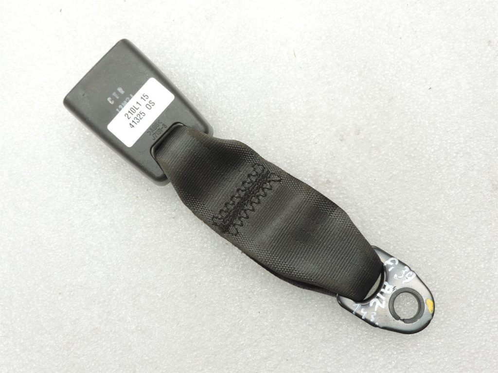 Opel Antara Chevrolet Captiva Aizmugurējā centrālā drošības jostas sprādze 96475894