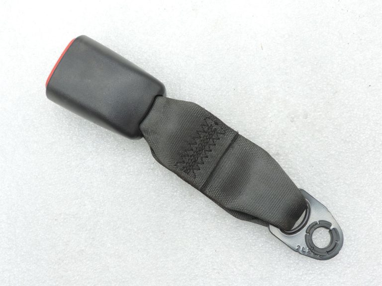 Opel Antara Chevrolet Captiva Aizmugurējā centrālā drošības jostas sprādze 96475894