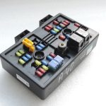 Chevrolet Captiva drošinātāju kārba releju moduļu vadības bloks 96821082