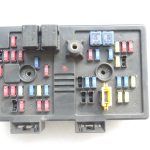 Chevrolet Captiva drošinātāju kārba releju moduļu vadības bloks 96821082