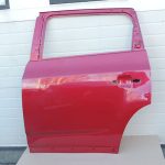 Chevrolet Orlando Aizmugurējās kreisās durvis Krāsa Aizmugurējās kreisās durvis GCS Velvet Red Metallic