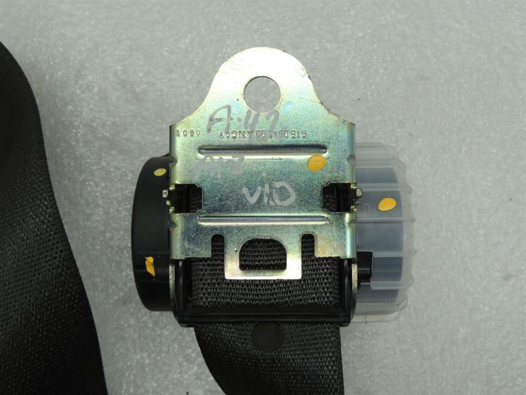 Chevrolet Cruze aizmugurējā centrālā drošības josta melna 13283164