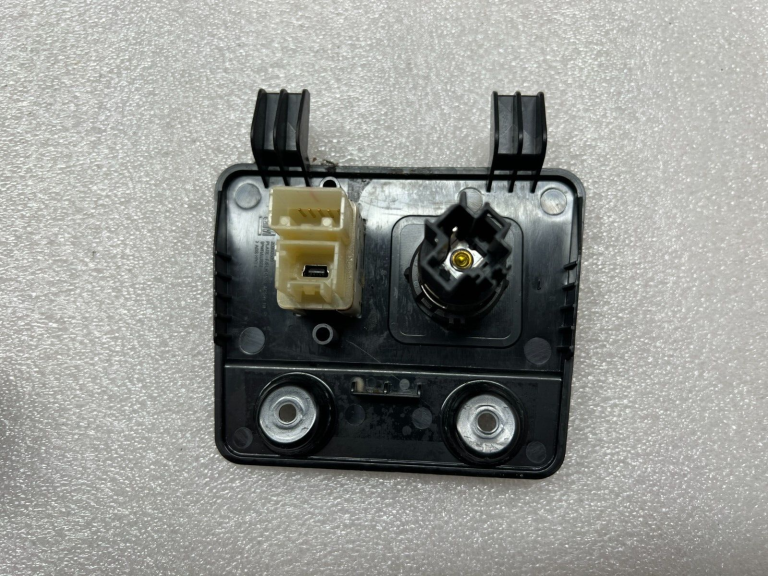 Oriģinālais Opel Antara USB AUX PORT ar 2x ligzdu piederumu kabelim