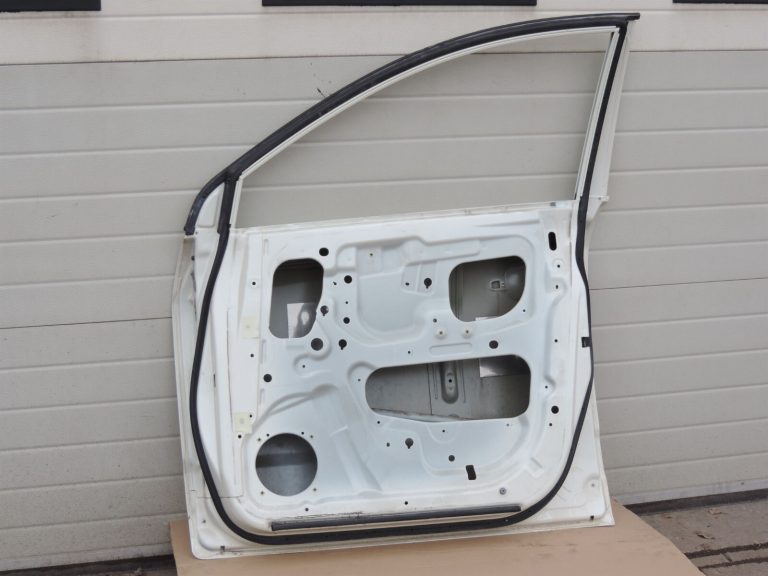 Opel Antara Priekšējās durvis labās puses labās puses – Krāsa – kristālbalta – 13U / GBQ