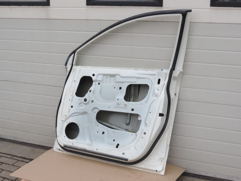 Opel Antara Priekšējās durvis labās puses labās puses – Krāsa – kristālbalta – 13U / GBQ
