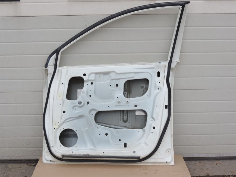 Opel Antara Priekšējās durvis labās puses labās puses – Krāsa – kristālbalta – 13U / GBQ