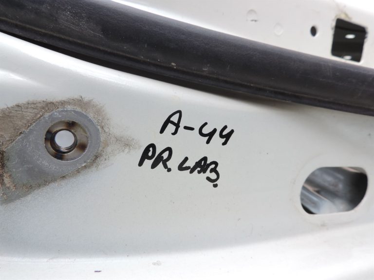 Opel Antara Priekšējās durvis labās puses labās puses – Krāsa – kristālbalta – 13U / GBQ
