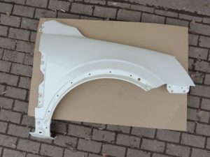 Opel Antara priekšējais labās puses dubļusargs - krāsa - kristālbalts - 13U / GBQ