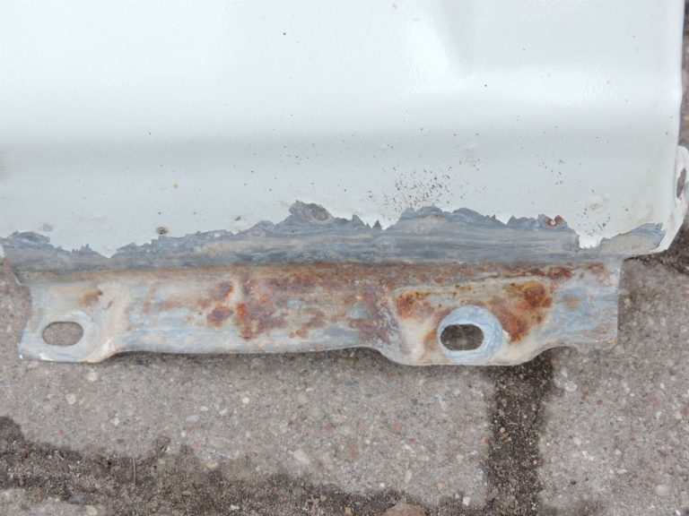 Opel Antara priekšējais labās puses dubļusargs – krāsa – kristālbalts – 13U / GBQ