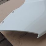 Opel Antara priekšējais labās puses dubļusargs – krāsa – kristālbalts – 13U / GBQ