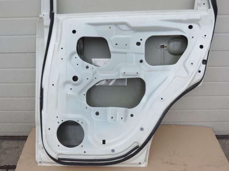 Opel Antara Aizmugurējās labās durvis – krāsa – kristālbalta – 13U / GBQ