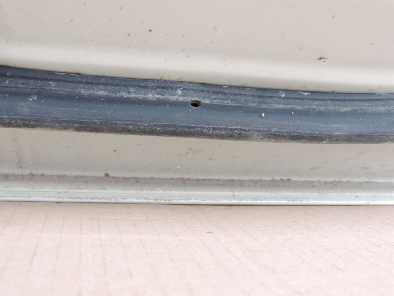 Opel Antara Aizmugurējās labās durvis – krāsa – kristālbalta – 13U / GBQ