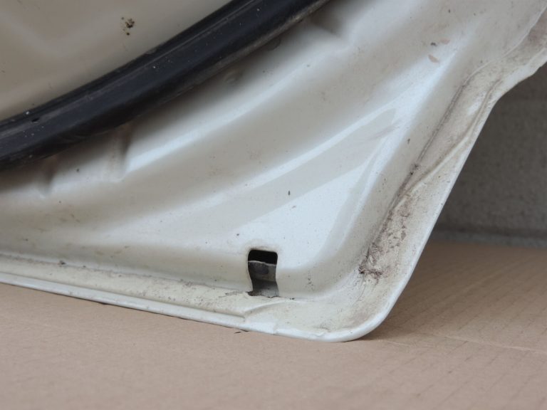 Opel Antara Aizmugurējās labās durvis – krāsa – kristālbalta – 13U / GBQ