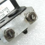 Oriģinālais Chevrolet Captiva Opel Antara bremžu spiediena vārsta bremžu līnijas savienojums