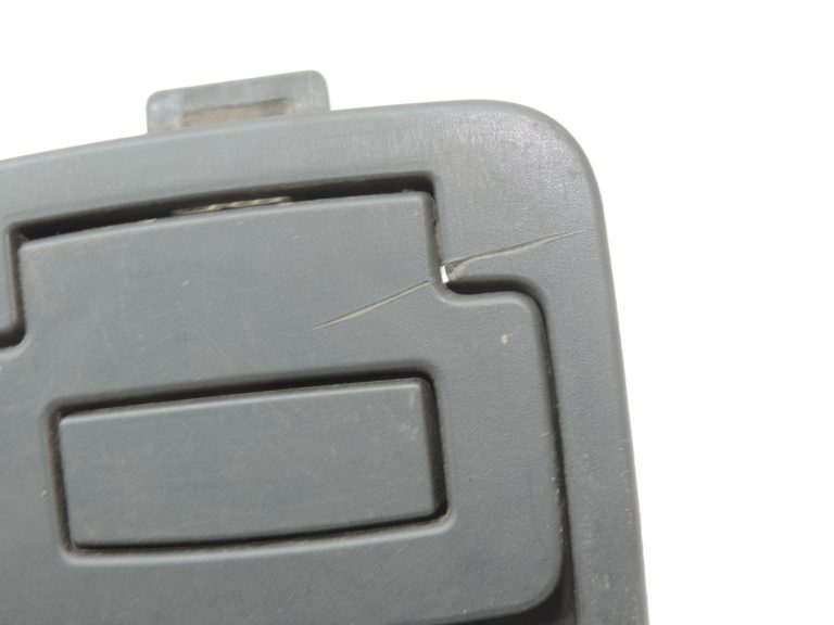 Oriģinālais Chevrolet Captiva Opel Antara Mokka bagāžnieka grīdas rokturis 20885384