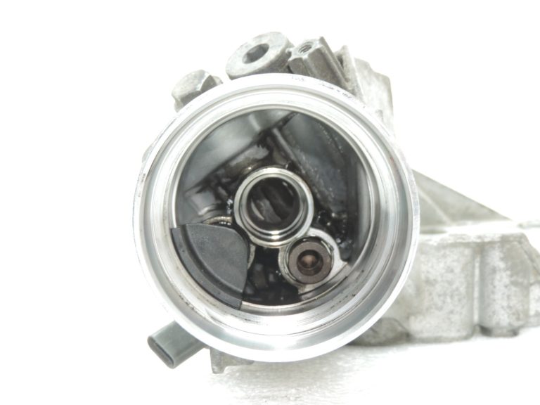 Oriģinālais Chevrolet Captiva Opel Antara 2.2d eļļas filtra korpuss 25194089 25183556