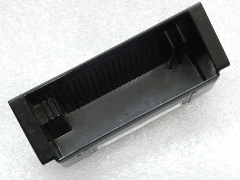 Opel Astra G centrālās konsoles glabāšanas nodalījums pelnu trauks 90437575