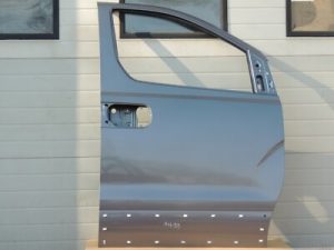 Hyundai H1 i800 TQ priekšējās labās durvis NDA krāsa - Pelēka TITANUM Priekšējās labās durvis