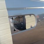 Hyundai H1 i800 TQ priekšējās labās durvis NDA krāsa – Pelēka TITANUM Priekšējās labās durvis