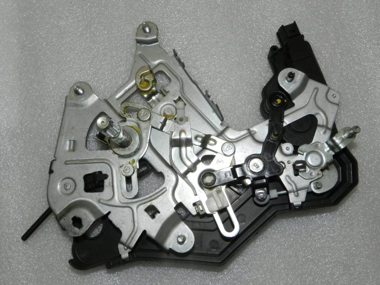 Hyundai H1 i800 II (TQ) Bīdāmo durvju kreisais bloķēšanas mehānisms 81440 4H050