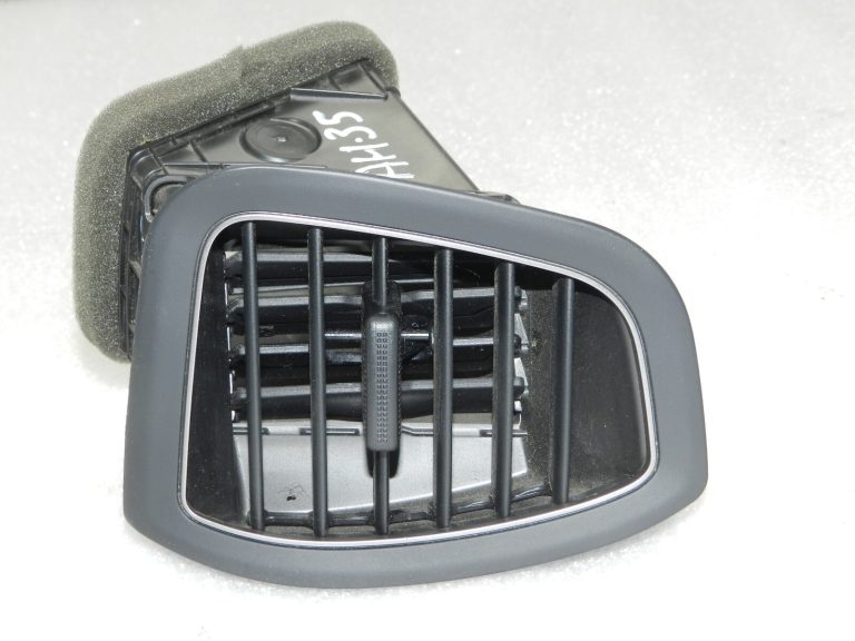 Hyundai i20 II GB instrumentu paneļa ventilācijas atveres ventilācijas režģis priekšējais labais 97490C-8900TRY