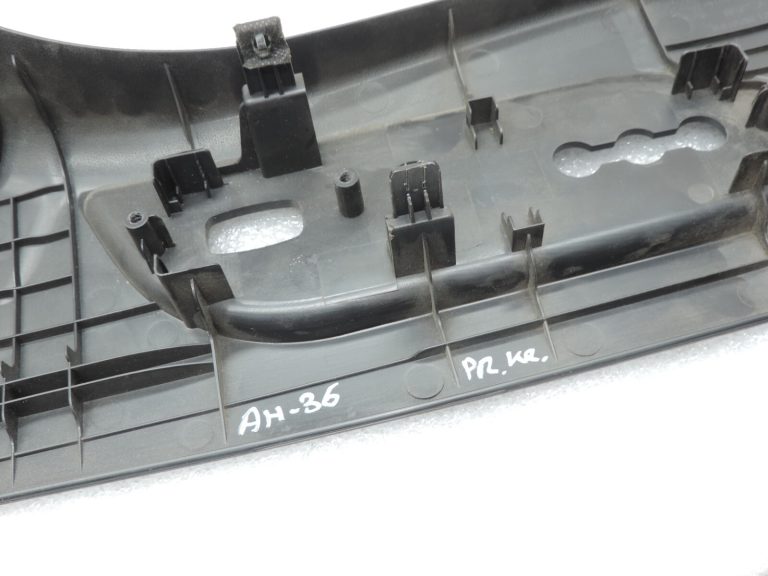 Hyundai i40 Priekšējā kreisā vadītāja sēdekļa ārējais apvalks 881913Z200RY