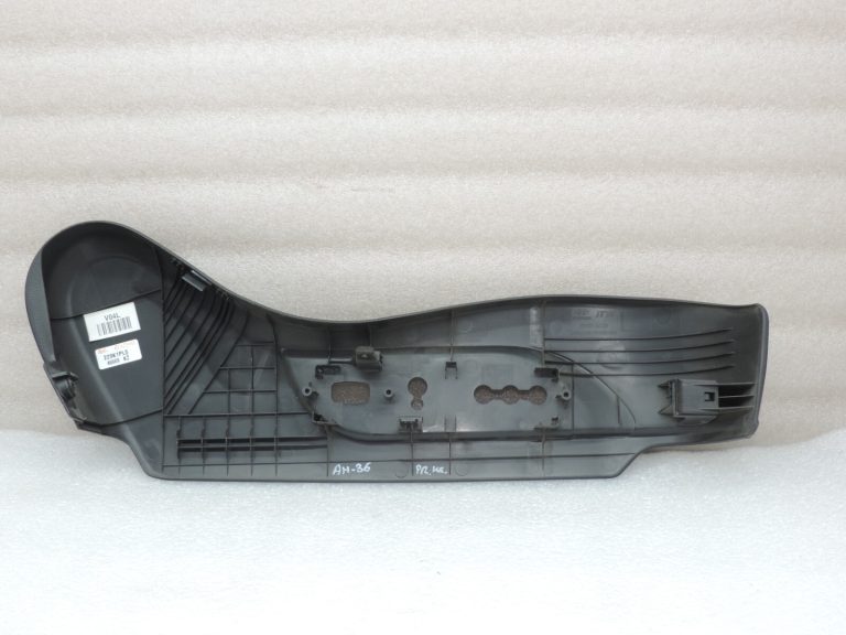 Hyundai i40 Priekšējā kreisā vadītāja sēdekļa ārējais apvalks 881913Z200RY