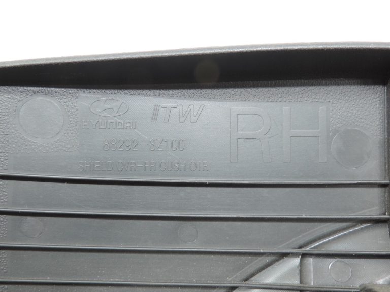 Hyundai i40 Priekšējā labā priekšējā pasažiera sēdekļa ārējais apvalks 881923Z100RY