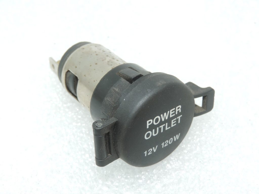 Original Hyundai i40 power outlet 12V 120W connection socket 951203K700