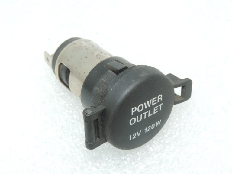 Oriģinālais Hyundai i40 kontaktligzda 12V 120W pieslēguma ligzda 951203K700