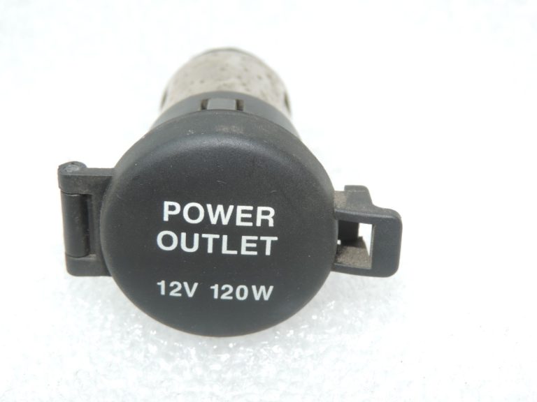 Oriģinālais Hyundai i40 kontaktligzda 12V 120W pieslēguma ligzda 951203K700