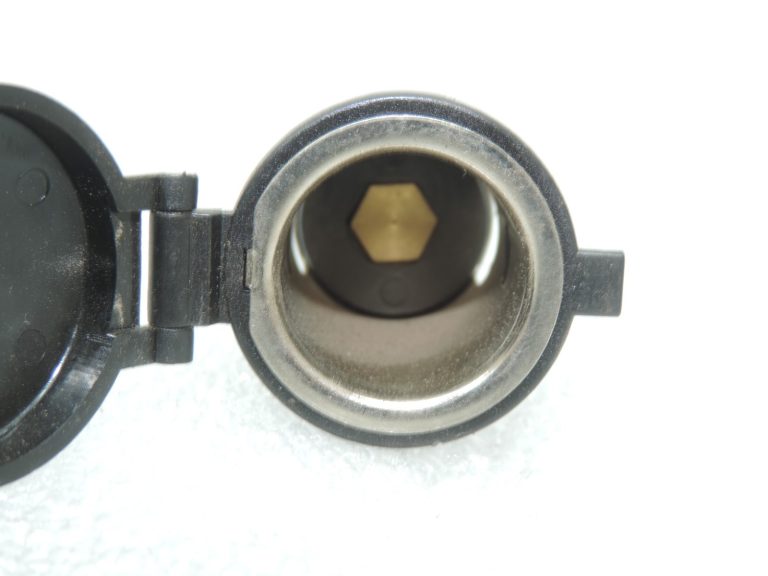 Oriģinālais Hyundai i40 kontaktligzda 12V 120W pieslēguma ligzda 951203K700
